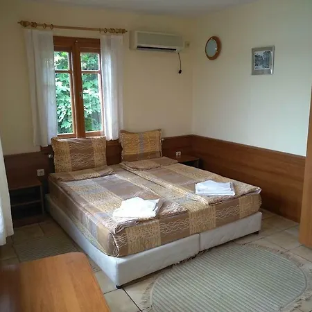 Πανσιόν Guestrooms Durna 3*